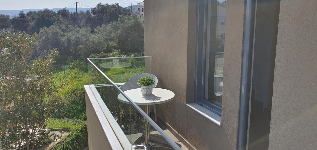 Blueonar Chrissi Akti Chania Exterior foto
